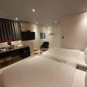 모텔 Wo 용산역, 서울특별시